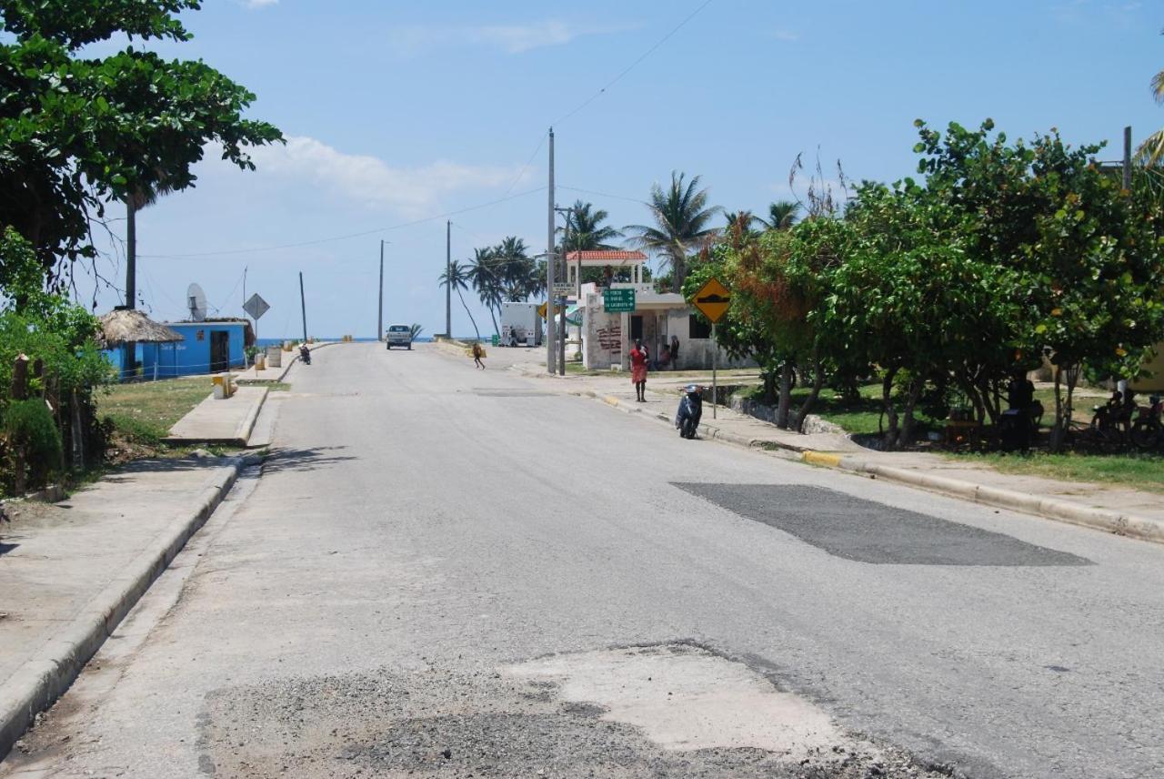 Dona Cornelia Hotel Los Patos Bagian luar foto